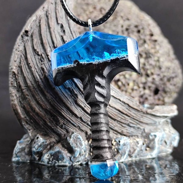 Mjolnir Pendant, God of War ragnarök mjolnir necklace, hammer pendant, wood resin pendant, gift for him, gift for gameplayers, New year gift