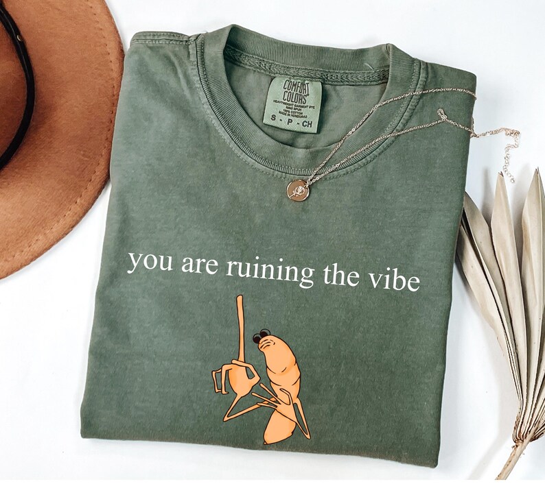 You Are Ruining The Vibes-shirt, Marcus The Worm-shirt, Brain Rot-shirt, Robert Help Marcus The Worm Lelijk shirt afbeelding 4