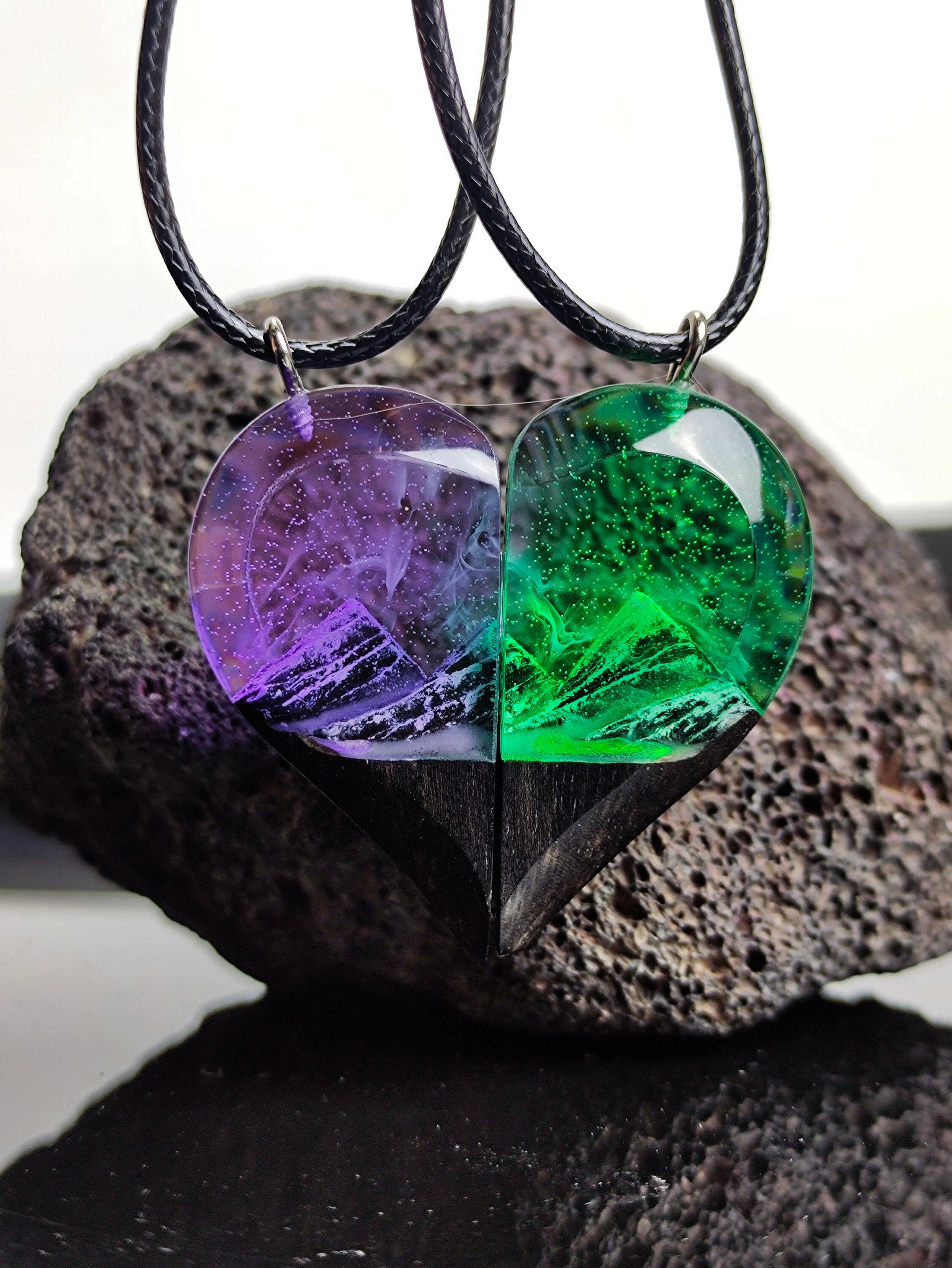 Matching necklaces, Wooden Resin Paired Heart Pendants Mountains, Valentine's Day Gift, Aurora Necklace, Perfect Gift For Her, Bİrthday Gift