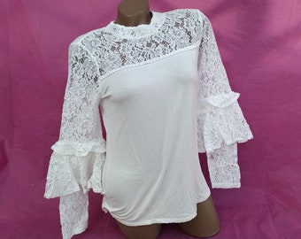 80s Vintage white boho blouse with puffy lace sleeves. Lace blouse. Size S-M.