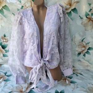Bolero de encaje vintage de los 90: capa floral lila pastel - Talla única