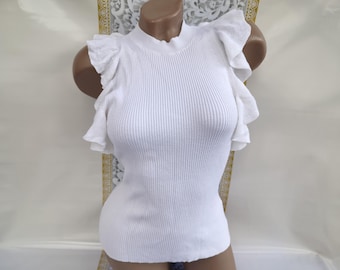 90s Vintage Women's White Ribbed Ruffle Sleeveless Top. Size S.