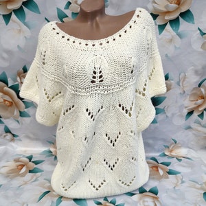 90s Vintage Women's White Oversized Eyelet Poncho Thick Knit Short Sleeve. Size XL-2XL.