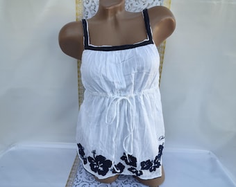 90s Vintage Cotton Women's Summer White Tank Top Floral Embroidery Bottom. Size M.