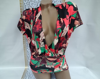 90s Vintage Women's Multicolor Floral Deep V Neck Crop Top Short Sleeve. Size L-XL.