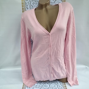 90s Vintage Women&#39;s Pink V-Neck Long Sleeve Cardigan. Size M-L.
