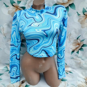 90s Vintage Women&#39;s Tie Dai Blue Crop Top Long Sleeve Abstract Print. Size XS-S.