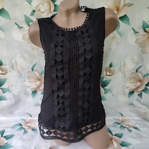 90s Vintage Womens Viscose Black Lace Sleeveless Top. Size M.