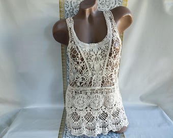 90s Women's Cream Lace Boho Sleeveless Top. Sizes M-L.