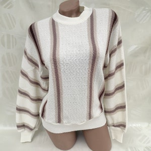 90s Vintage Womens White Beige Striped Oversized Sweater/Jumper. Size M-L.