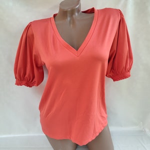 90s Vintage Womens Pink V-Neck Top/Tee Short Lantern Sleeve. Size M.