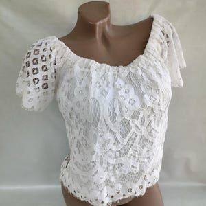 90er Jahre Vintage Damen Weiß Spitze Crop Top Kurzarm. Größe S-M.