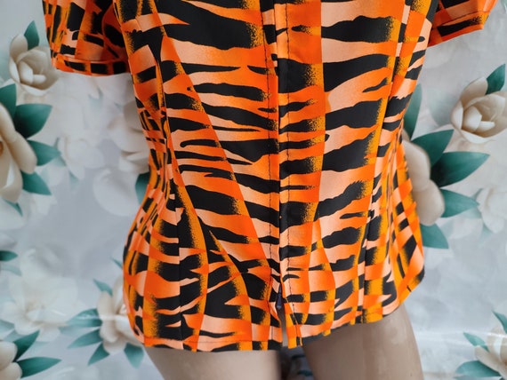 90s Vintage Women's Orange Tiger Blouse/Top Short… - image 5