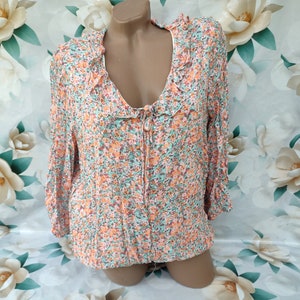 90s Vintage Viscose Women's Floral Blouse Ruffle V-Neck Collar Long Sleeve.Size M-L.