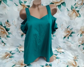 90s Vintage Women's Emerald Green Blouse/Top Cold Shoulder Short Sleeve. Size S-M.