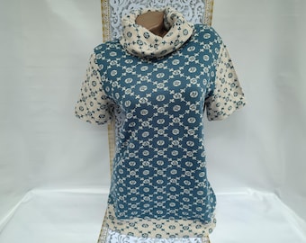 90s Vintage Women's Long Pullover/Turtleneck Geometric Print Short Sleeve. Size M.