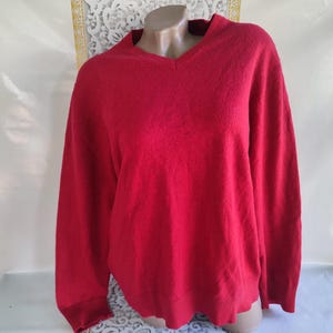 90s Vintage Merino Wool Women&#39;s Red V-Neck Sweater/Pullover. Size L-XL.