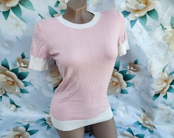 90s Vintage women's pink and cream ribbed short sleeve top. Size XS-S.