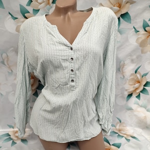 90s Vintage Viscose Pastel Green Women&#39;s Blouse Small Floral Print Long Sleeve. Size L-XL.