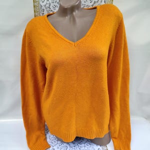 90s Vintage Viscose Women&#39;s Yellow V-Neck Sweater/Pullover Long Sleeve. Size L-XL.