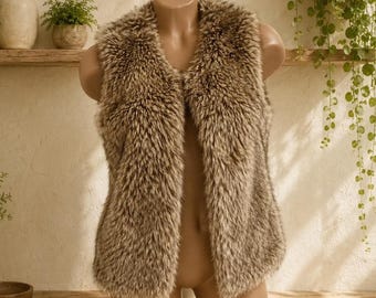 90s Vintage Women's Beige Short Fur Vest. Size XS-S.