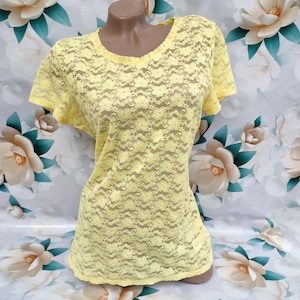 90s Vintage women&#39;s transparent yellow lace top short sleeve. Size L-XL.