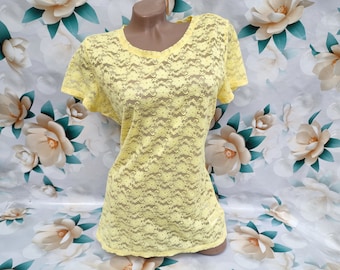 90s Vintage women's transparent yellow lace top short sleeve. Size L-XL.