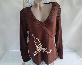 90s Women's Brown V-Neck Sweater. Size M-L.