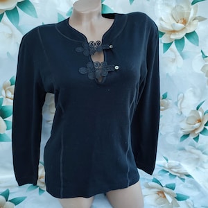90er Jahre Vintage Damen Lana Wolle Schwarzes Langarm Top mit Spitzenkragen. Größe S-M.