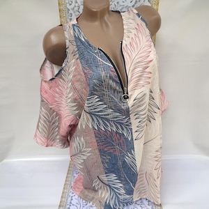 90er Jahre Vintage Damen Blau Tropisch Print V-Ausschnitt Kalte Schulter Kurzarm Top. Größe S-M.