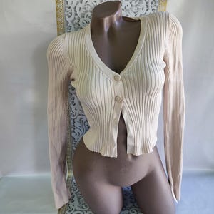90s Vintage Viscose Women&#39;s Cream V-Neck Ribbed Crop Cardigan Buttoned Long Sleeve. Size XS-S.