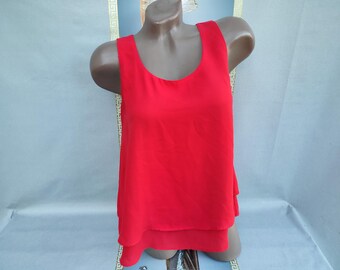 90s Women's Red Top Sleeveless. Size XS-S.