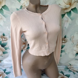 90s Vintage Women&#39;s Cream Buttoned Cropped Cardigan Long Sleeve. Size XS-S.