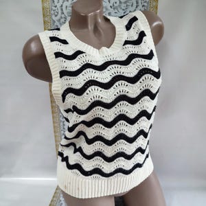 90s Vintage Women&#39;s Black White Striped Knit Sleeveless Top. Size M.