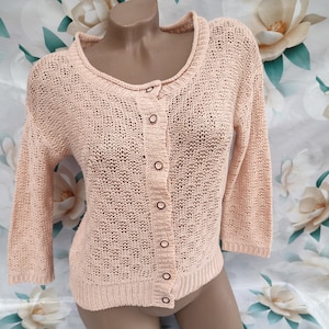 90s Vintage Knitted Cardigan: Pastel Pink Cropped Button-Down (XS-S)