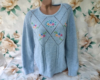 90s Vintage Women Blue Sweater/Pullover Floral Embroidery Long Sleeve. Size L-XL.