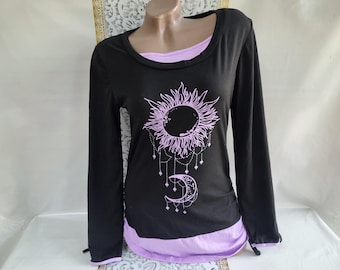 90s Women's Black Lilac Printed Top Long Sleeve. Size S-M.