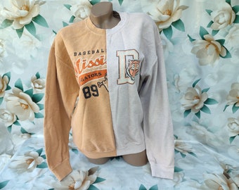 90s Vintage Women's Warm Sweatshirt Color Block Print Long Sleeve. Size S-M.