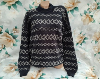 90s Vintage Wool Mens/Womens Black Oversize Sweater Geometric Print. Size XL-2XL.