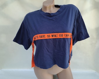 Haut court bleu surdimensionné à manches courtes pour femme vintage des années 90. Taille M-L.