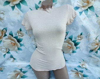 90s Vintage Women's Cream Top Ribbed Short Sleeve. Size S-M.