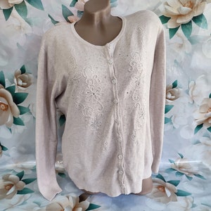 90s Vintage lana wool women's cream cardigan with buttons. Cardigan with embroidery and rhinestones, long sleeve. Size L-XL.