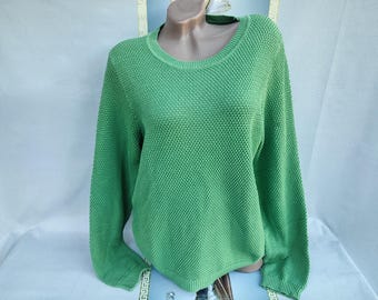 90s Women's Green Pullover. Sizes L-XL.
