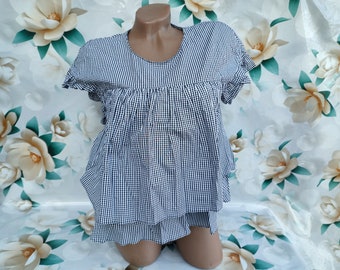 90s Vintage checkered black and white puffy bunk top short sleeve with ruffles. Size M.