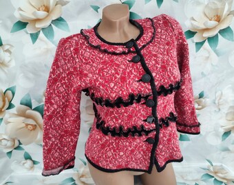 90s Vintage Women's wool Red Ruffle Cropped Cardigan Quarter Sleeve. Size S-M.