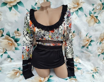90s Vintage Women's Hippie Floral Print Ruffle Long Sleeve Blouse. Size M.