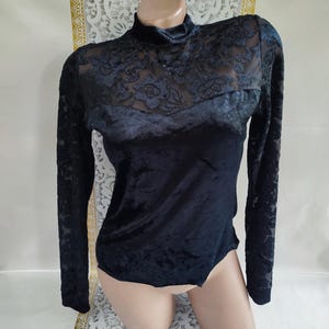 90s Vintage Women&#39;s Black Velvet Blouse/Top Long Sleeve. Size XS-S.