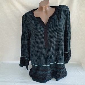 90s Vintage Women Green Geometric Blouse Long Sleeve. Size M.