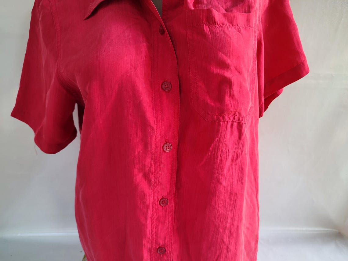 90s Vintage Silk Women's Red Blouse/Shirt Short Sleeve. Size M., foto 3 di 5