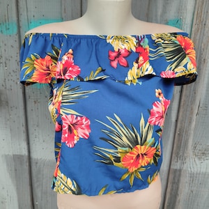 green tropical crop top with ribbon straps, size small